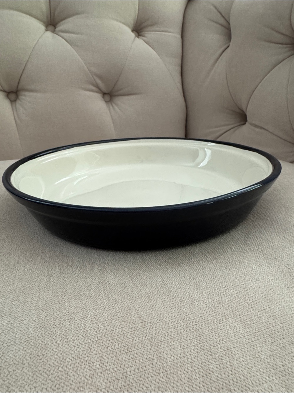 NWOT Food Network Stoneware 10” Pie Dish in Navy Blue and Cream